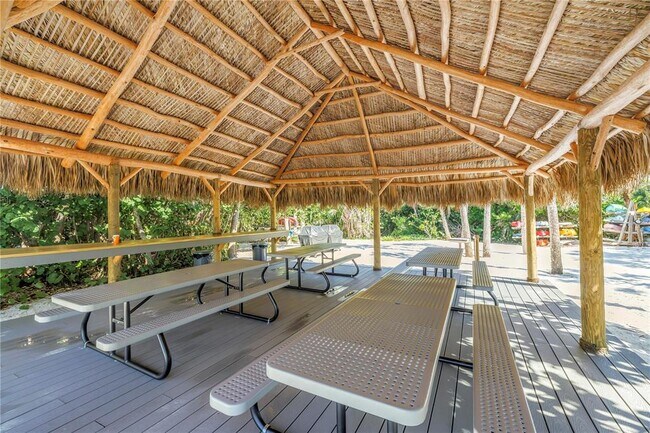 Building Photo - 111 Whispering Sands Cir