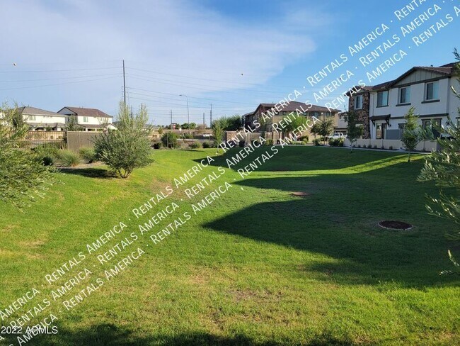 Building Photo - 4100 S Pinelake Way