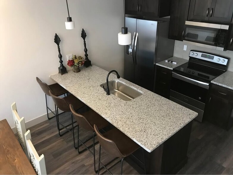 Building Photo - 106 Broken Pine Ln