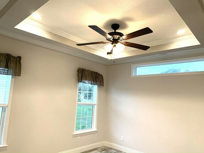 Building Photo - 425 Union St