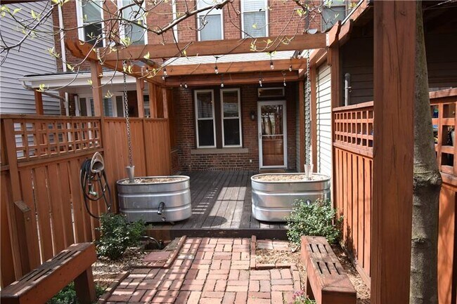 Building Photo - 4214 Post St