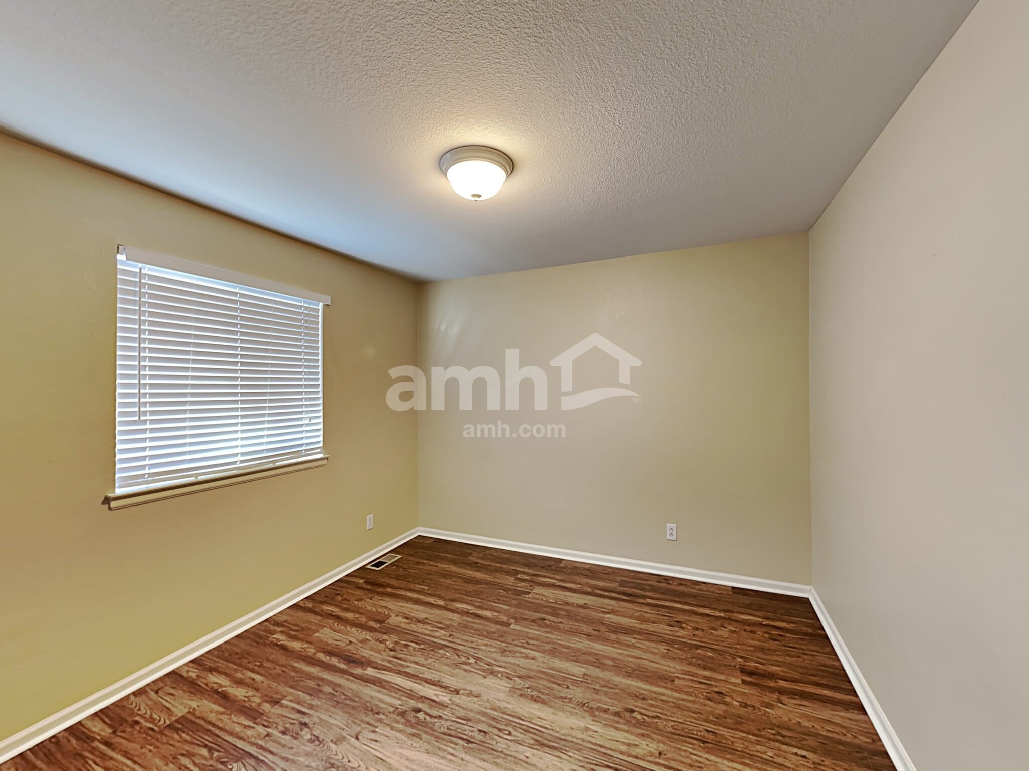 Building Photo - 5525 Kittredge St