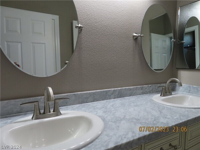 Building Photo - 235 Devotion Ct