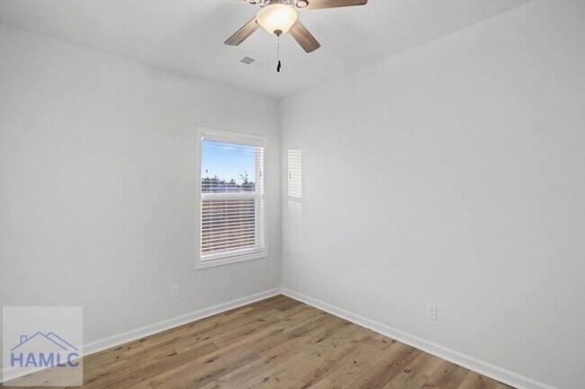 Building Photo - 68 Blueberry Ct NE