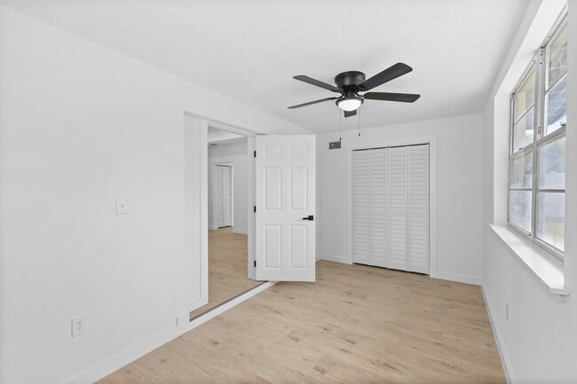 Building Photo - 1412 Crooms Ave