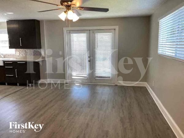 Building Photo - 2241 George Wythe Rd