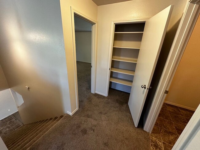 Building Photo - Ready for Move In - Cedar Creek Spacious L...