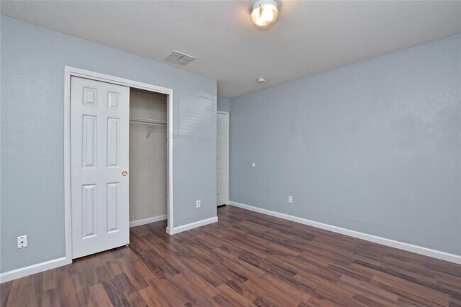 Building Photo - 18612 Great Falls Dr