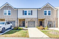 Building Photo - 725 Pr Vw Dr