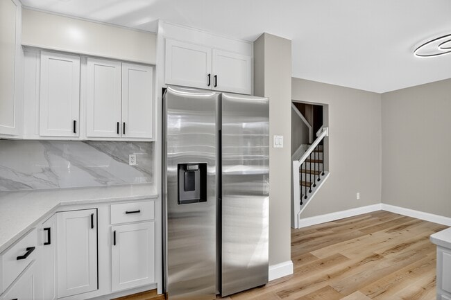 Building Photo - 3459 Howell Ct