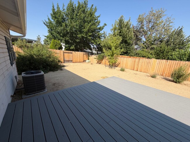 Building Photo - Modern Comfort Meets Stylish Living in This Updated Sparks Home!
