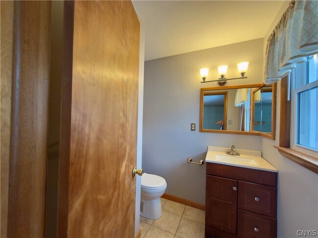 Building Photo - 112 Terrace Cir