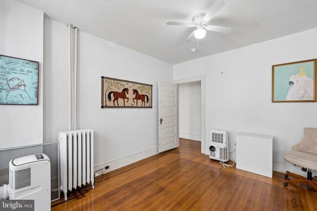 Building Photo - 133 E Gorgas Ln