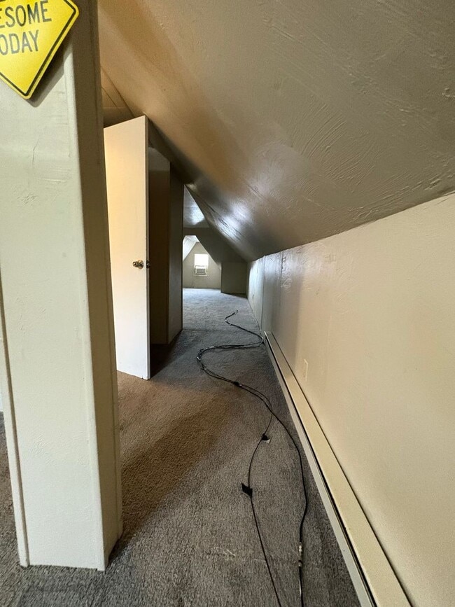 Building Photo - 1487 Genesee Rd