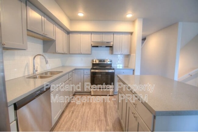 Building Photo - 607 NE 92nd Ave