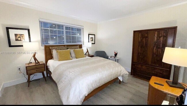 Building Photo - 633 NE 2nd Ave