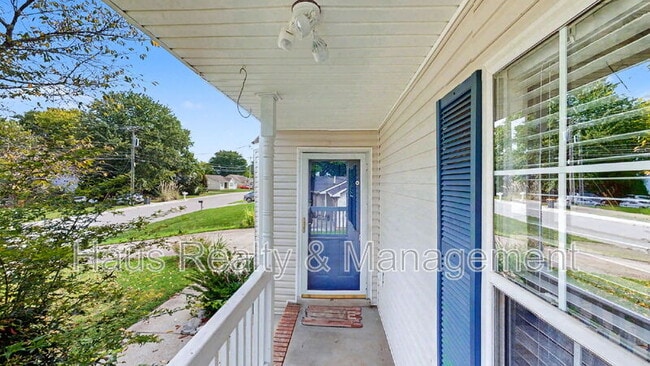 Building Photo - 3248 N Senseney Cir