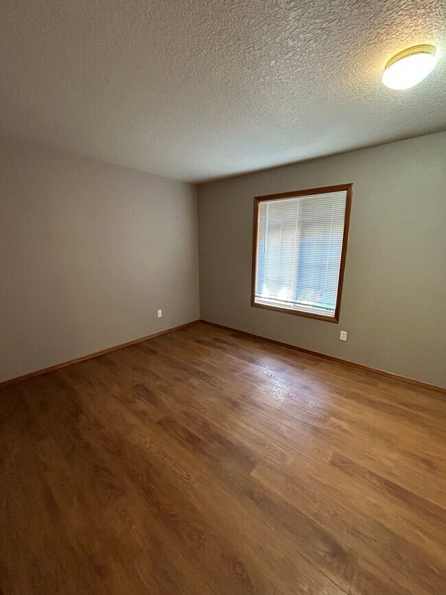 Building Photo - POTK0084 A,B,C,D