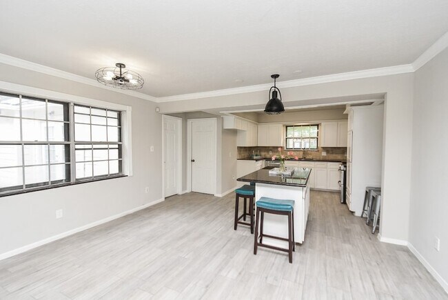 Building Photo - 1723 Big Horn Dr