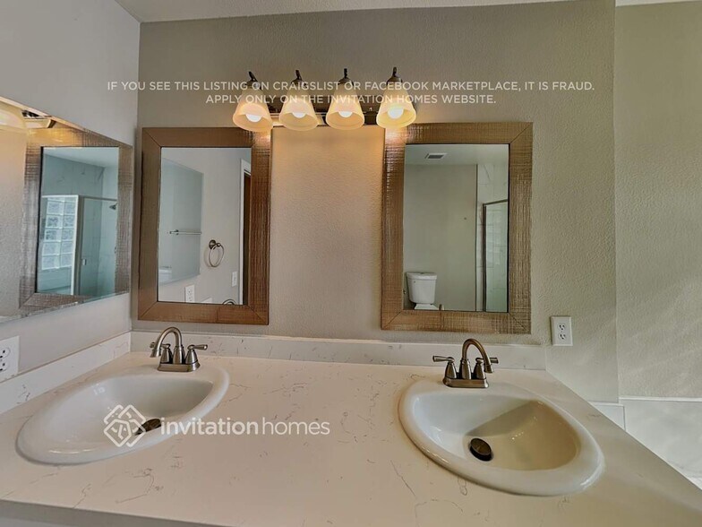 Building Photo - 3486 Bankside Dr