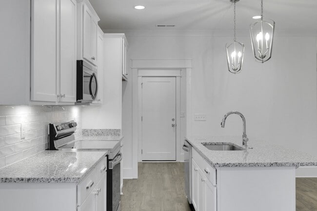 Building Photo - 609 Lee St