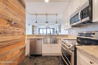 Building Photo - 275 1st St S