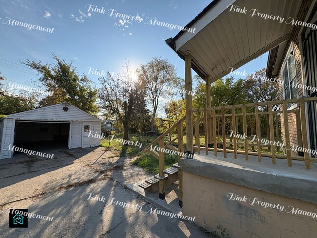 Building Photo - 17390 Waltham St