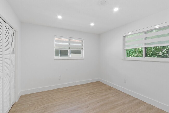 Building Photo - 1561 Alcala Ave