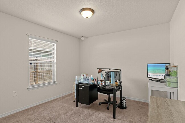 Building Photo - 124 Lillian Wy