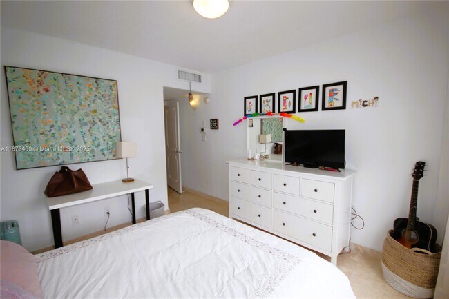 Building Photo - 5151 Collins Ave