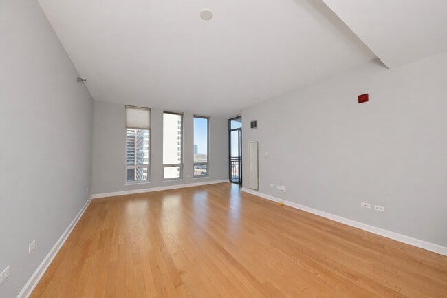 Building Photo - 1250 S Michigan Ave