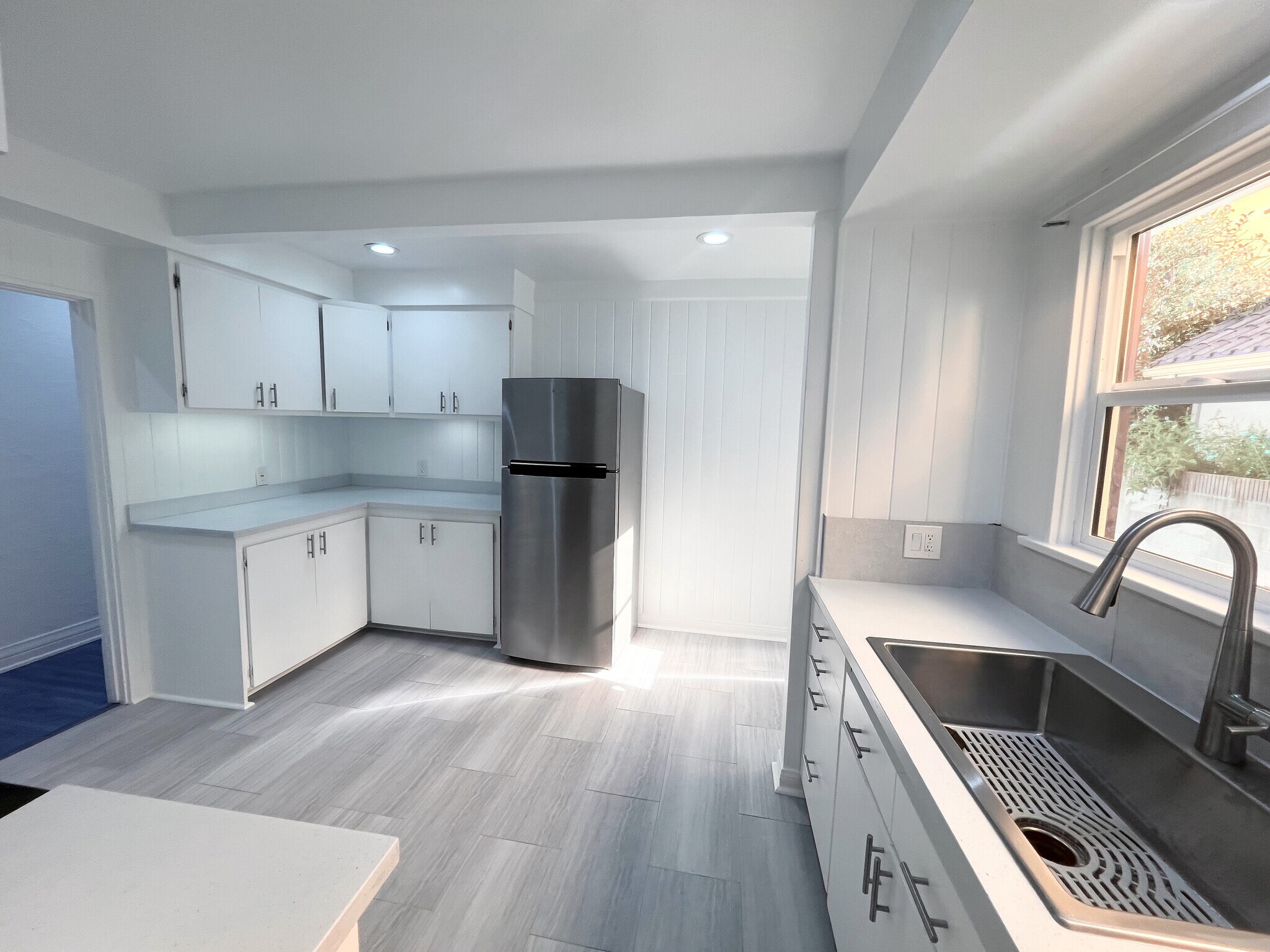 Building Photo - 4628 6th Ave