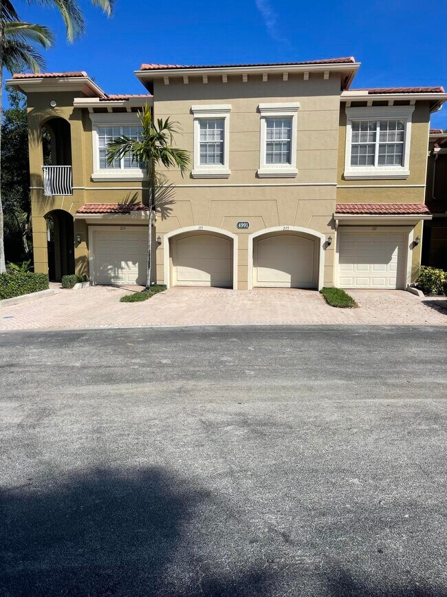 Building Photo - 4991 Bonsai Cir