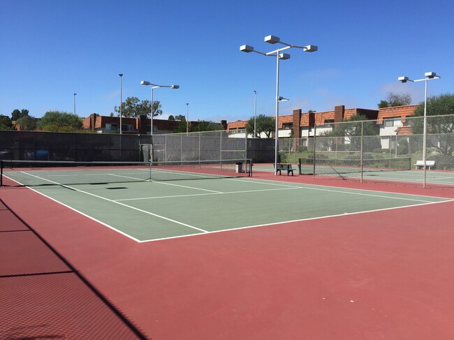 Building Photo - 28159 Ridgecove Ct S