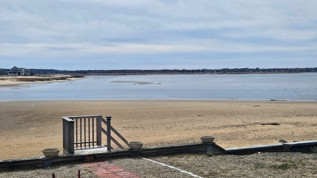 Building Photo - 39 Harbor St