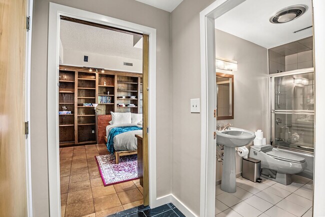 Building Photo - 275 U.S. 20-SI ID1240408P