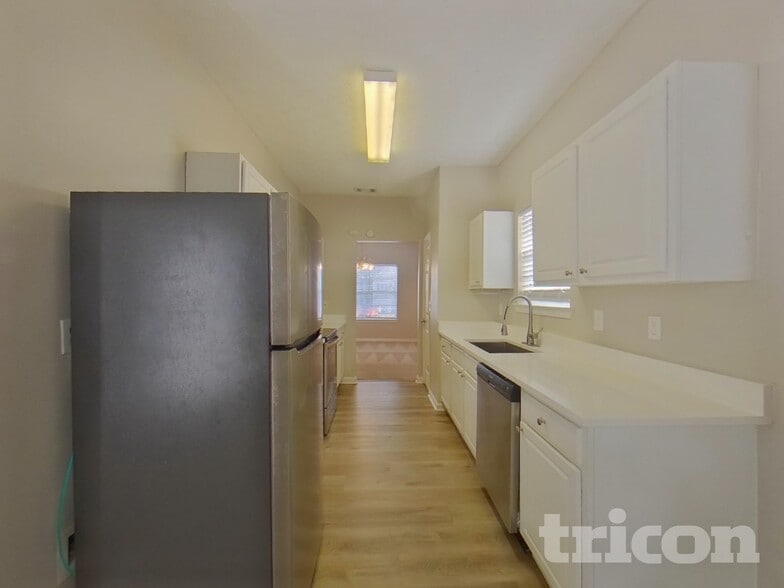 Building Photo - 1421 Highgrove Way