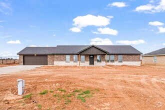 Building Photo - Country Living In Idalou ISD!