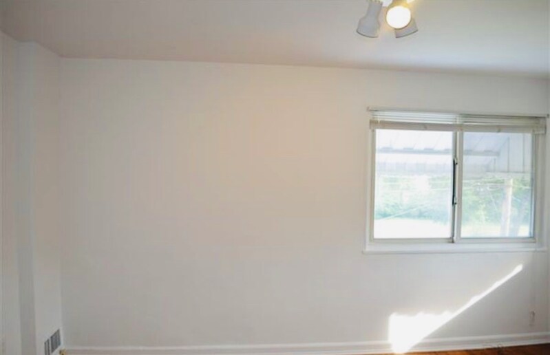 Building Photo - 5703 18th Ave