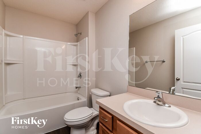 Building Photo - 3535 Shiner Dr