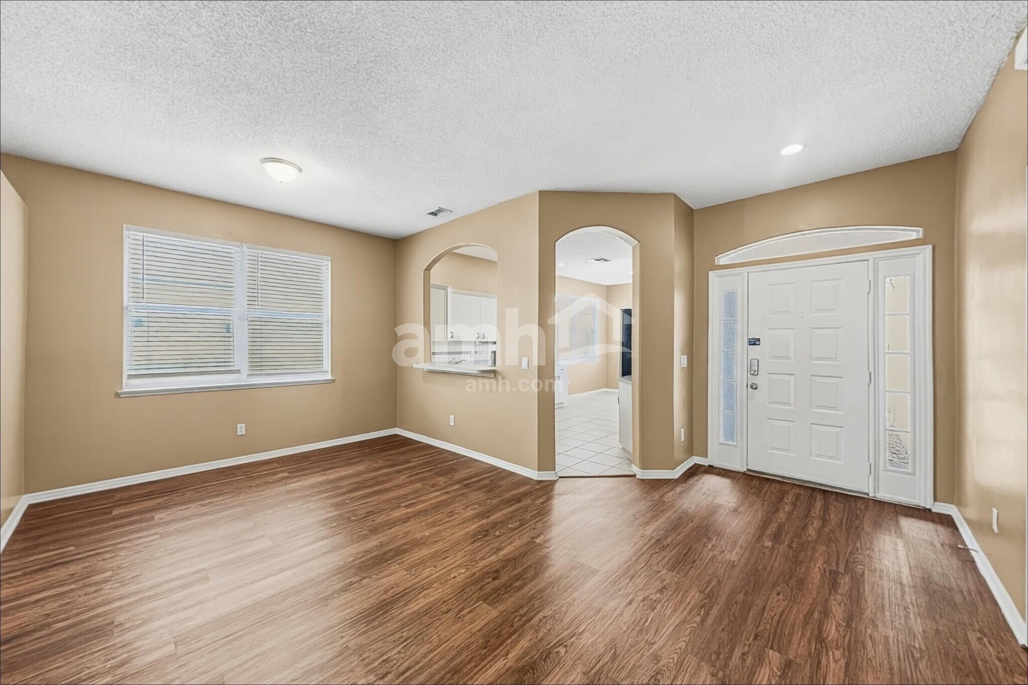 Building Photo - 922 Lake Biscayne Way