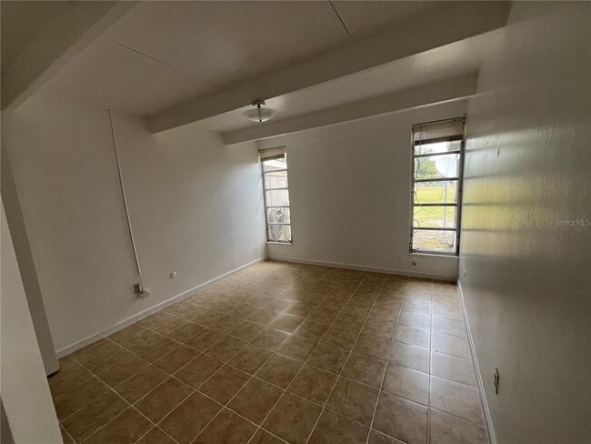 Building Photo - 1707 Club Cir