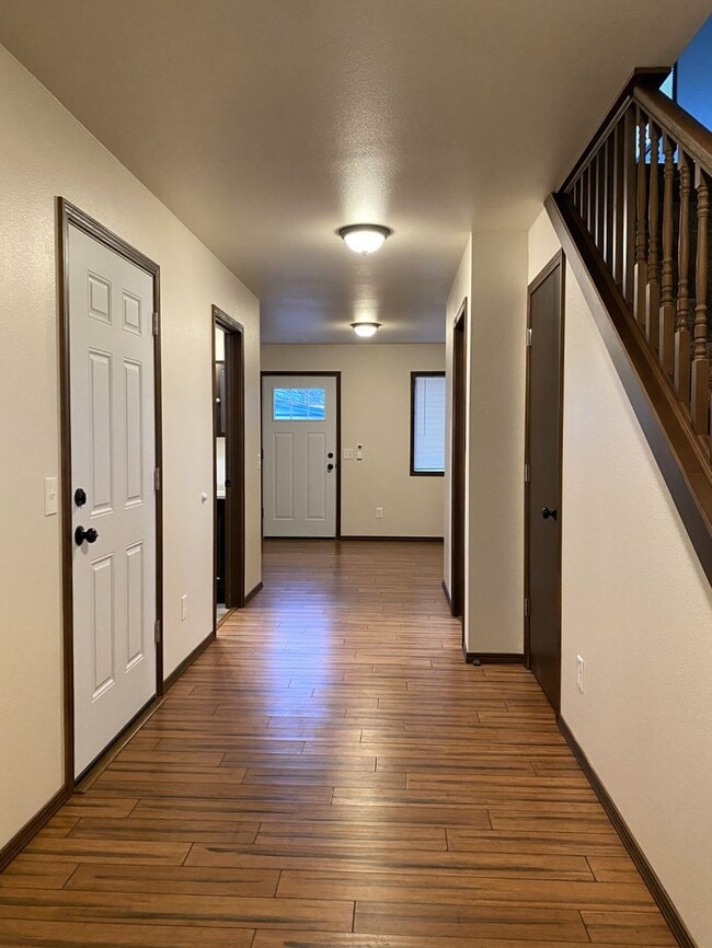 Building Photo - Second-Level Living