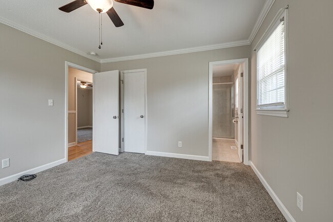Building Photo - 114 Cottonwood Dr