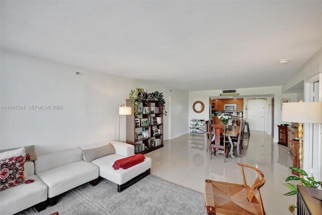 Building Photo - 20515 E Country Club Dr