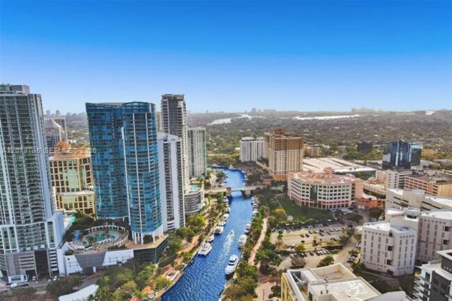 Building Photo - 333 Las Olas Way