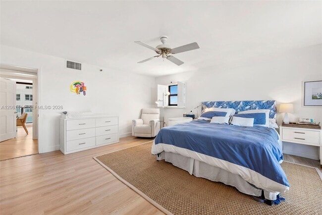 Building Photo - 2575 S Bayshore Dr