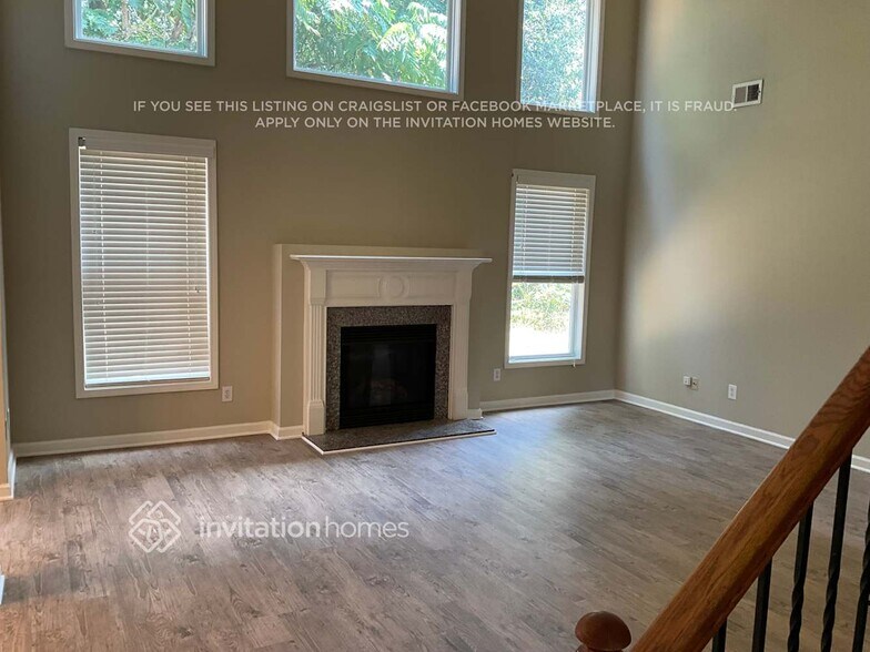 Building Photo - 1917 Peach Shoals Cir