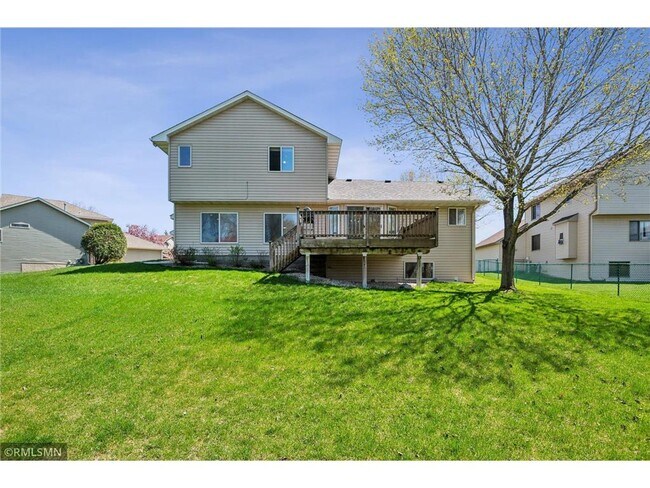 Building Photo - 2340 Edinbrook Terrace