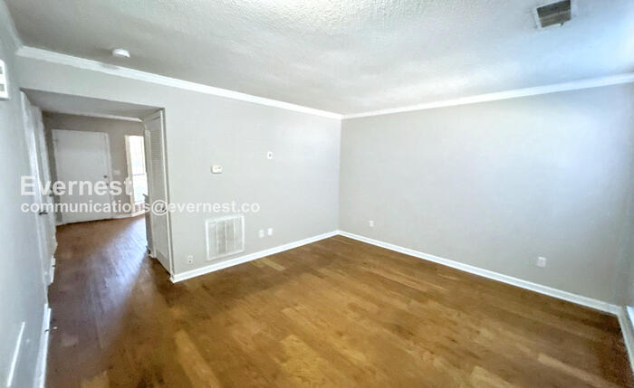 Building Photo - 5547 St James St